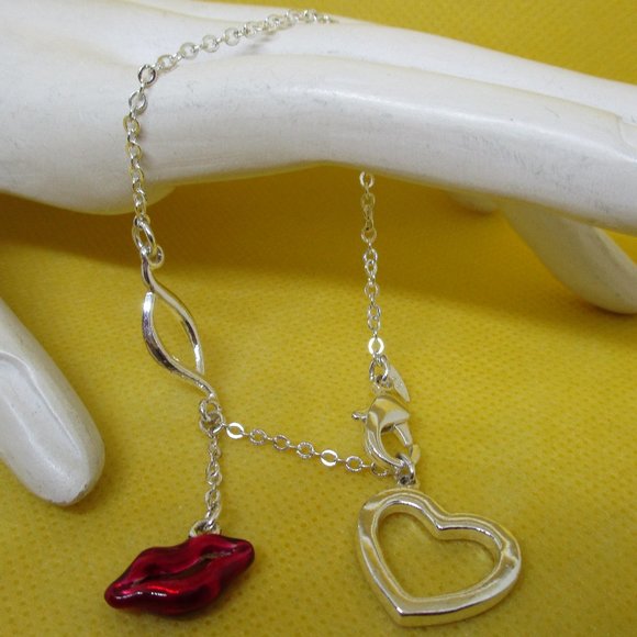 Avon Lips Heart Bracelet Avon Enamel Lips Rhinestone Heart Bracelet Red Enamel - Picture 13 of 13